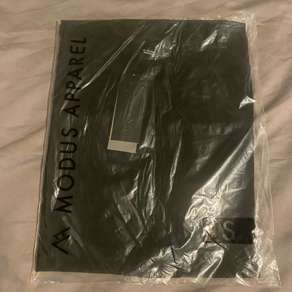 🔥HOT BUY! New long sleeve active top small. Great with leggings! - Picture 3 of 8